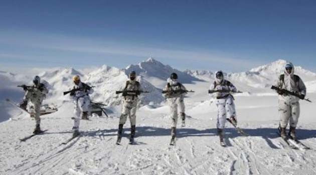 Antartida Rusia se prepara para atacar una colmena Anunnaki en la Antártida