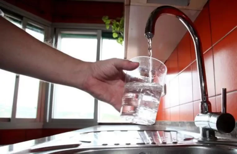 El gobierno australiano tiene programado introducir fluoruro en el agua potable