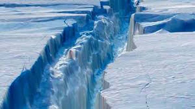 larsen Iceberg que pesa más de un billón de toneladas, se ha desprendido en la Antártida