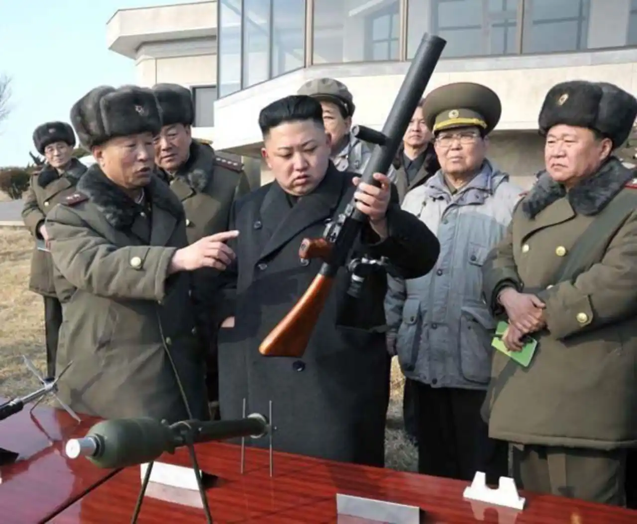 00 Corea del Norte: congela programa de armas nucleares 00
