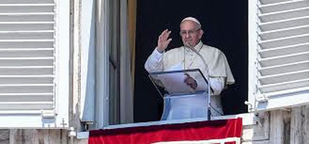 curas_balcon El Papa Francisco perdona a 4.444 Sacerdotes en Australia