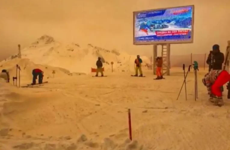 El extraño fenómeno de la nieve naranja – Análisis