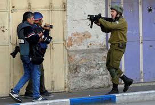 israel_filmar Israel declara ilegal filmar tropas israelíes que cometen crímenes de guerra