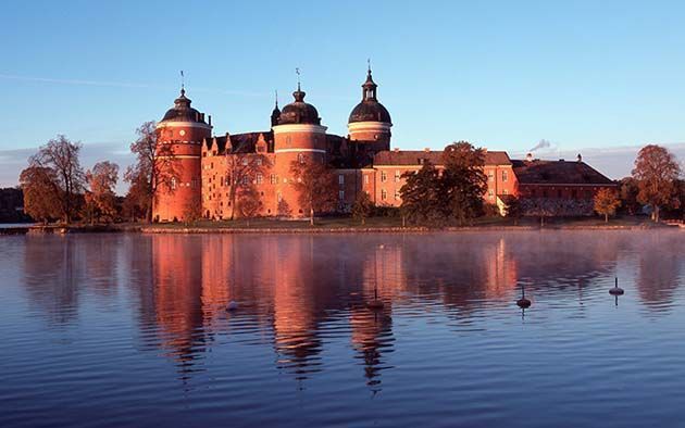 Suecia-ovni Luz brillante absorbiendo agua de un lago en Suecia