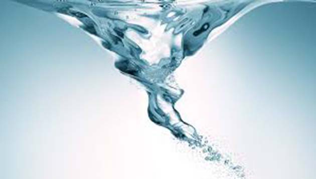 agua_tibia Los beneficios de tomar agua mineral y su poder
