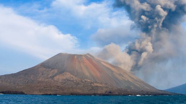 krakatoa El sonido alta frecuencia de la erupción de Krakatoa en 1883 causó ondas de choque