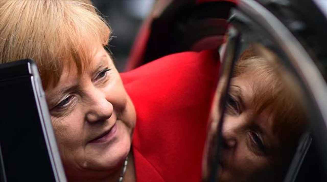 00 Merkel: el 70 por ciento de Alemania en riesgo 00