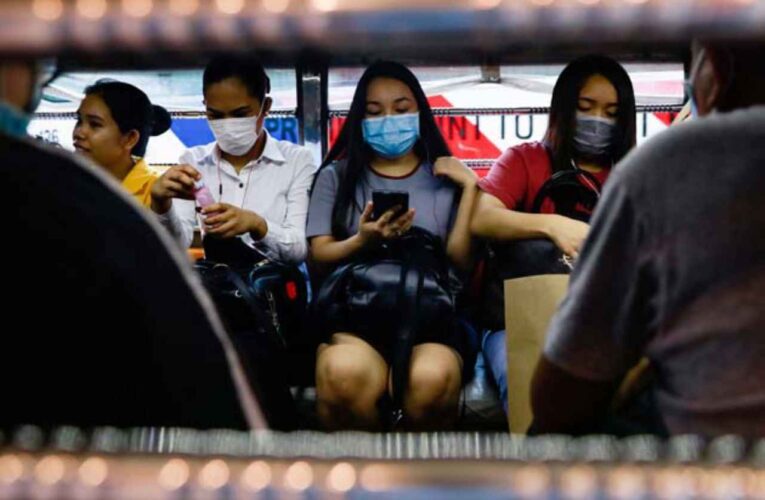 El coronavirus puede alcanzar más de 2 metros luego de un estornudo