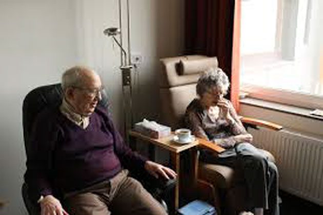 Personas mayores: 30.000 muertes en hogares de ancianos