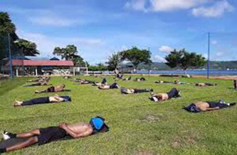 Indonesia: toman sol para evitar contraer el coronavirus