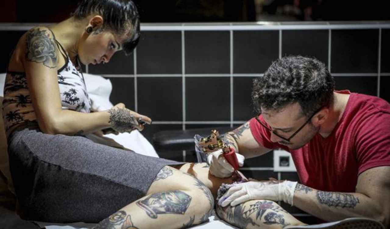 dioxido-de-titanio-erosiona-aguja-de-tinta - 2020-07-29 - Tatuajes Inmunitario 2