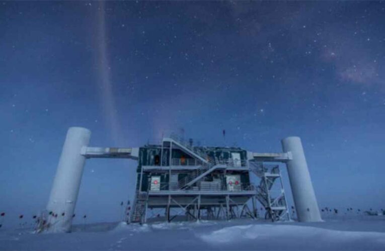 Partículas de antimateria monstruosa se estrella en la Antártida