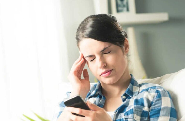 Un nuevo estudio relaciona la radiación de los teléfonos móviles con el Alzheimer