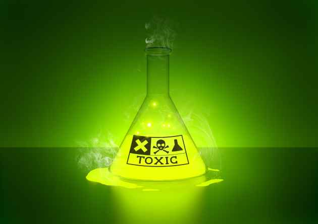 toxicas_verde-1 El culto "verde" ahora persigue la energía verde para abolirla también