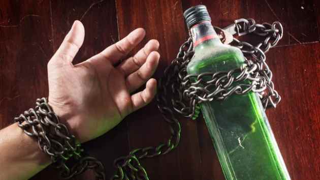 alcohol_cadena Consumo excesivo de bebidas alcohólicas en la mediana edad