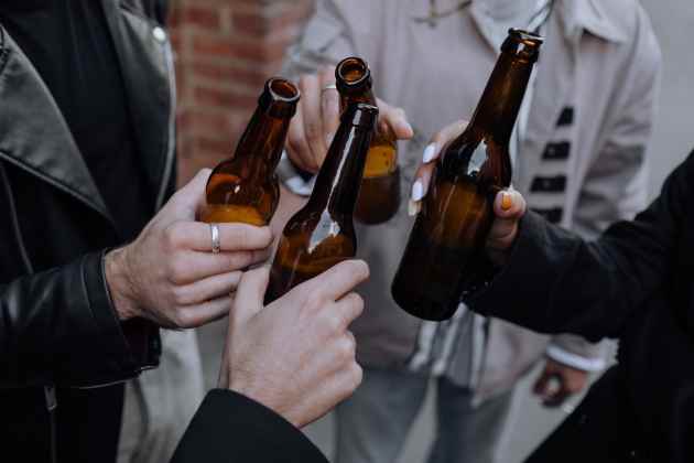 alcohol_exceso-1 Consumo excesivo de bebidas alcohólicas en la mediana edad