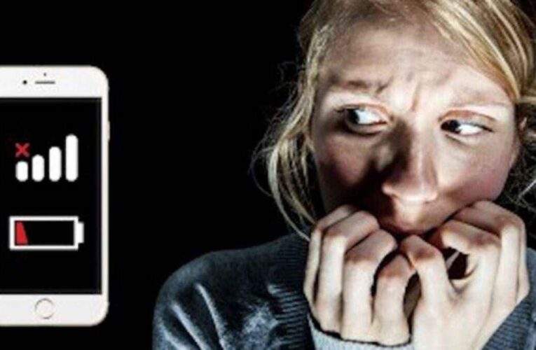 Las personas sufren trastorno de ansiedad sin sus teléfonos móviles