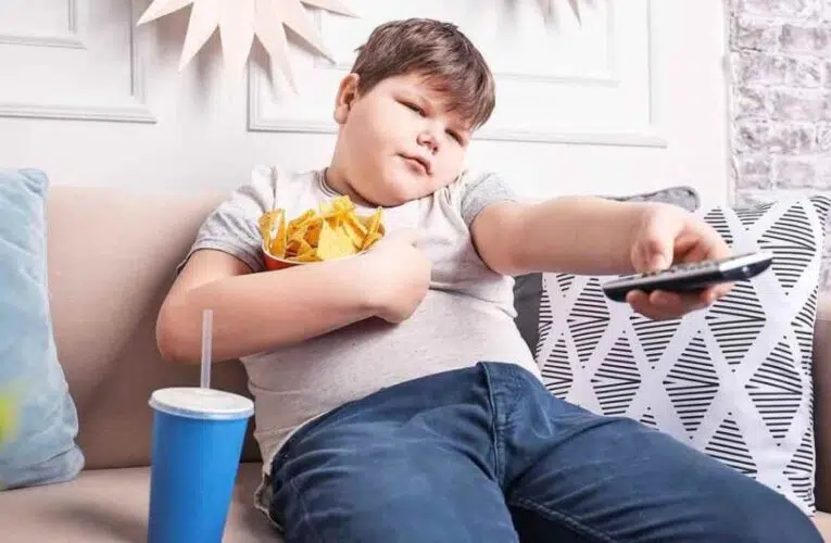 Relacionan los malos hábitos de sueño con el aumento de la obesidad en los adolescentes
