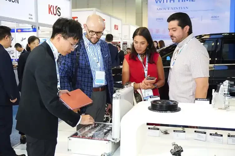 La Corporación de Corporación de Motores Dongfeng participa en INA PAACE Automechanika México 2024: Promueve vehículos de nueva energía y expande la influencia de la marca